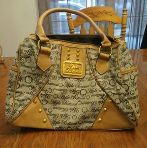 Apple bottoms purse